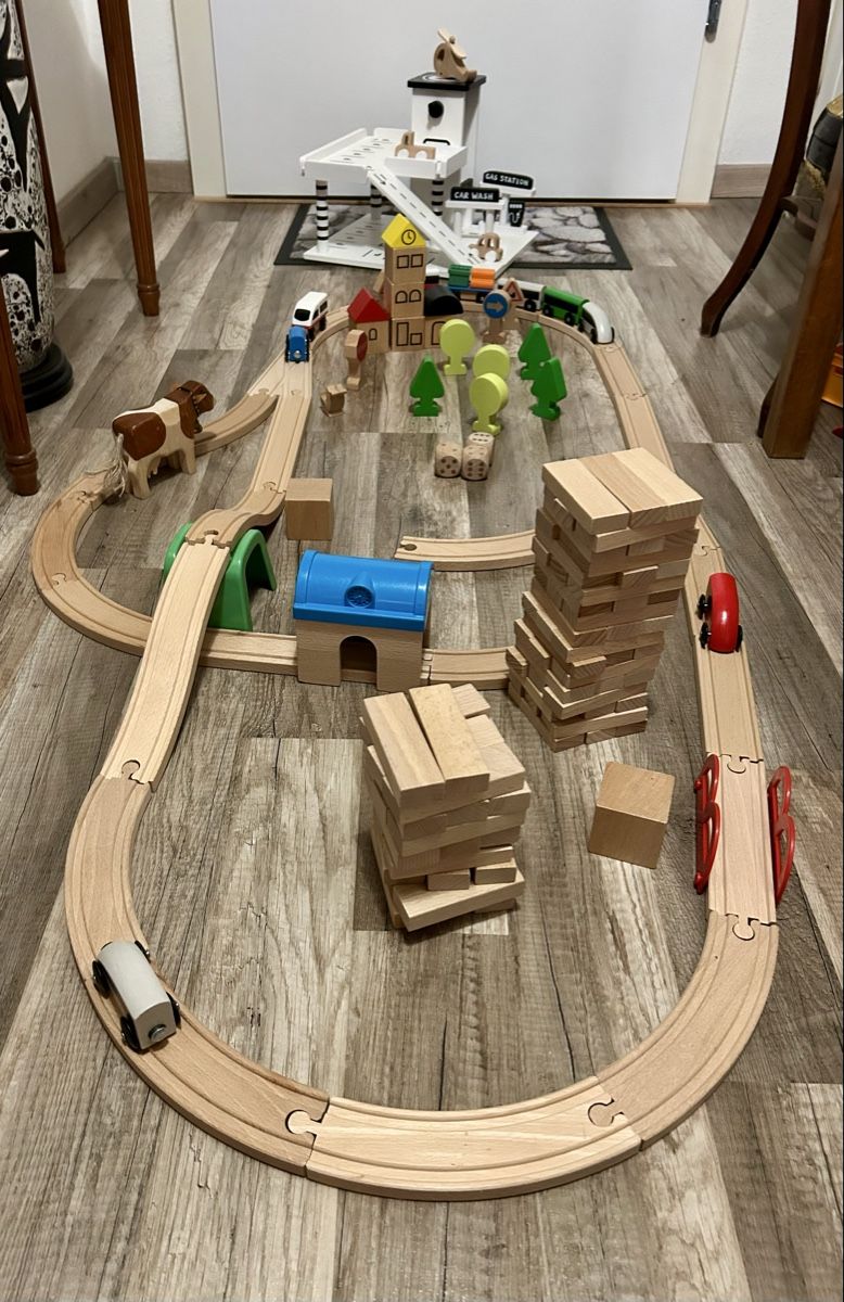 Ikea Spielzeuge: Circuit de train complet Lillabo et Garage – Gebraucht aus Petit-Lancy von Pierre_le_voyageur