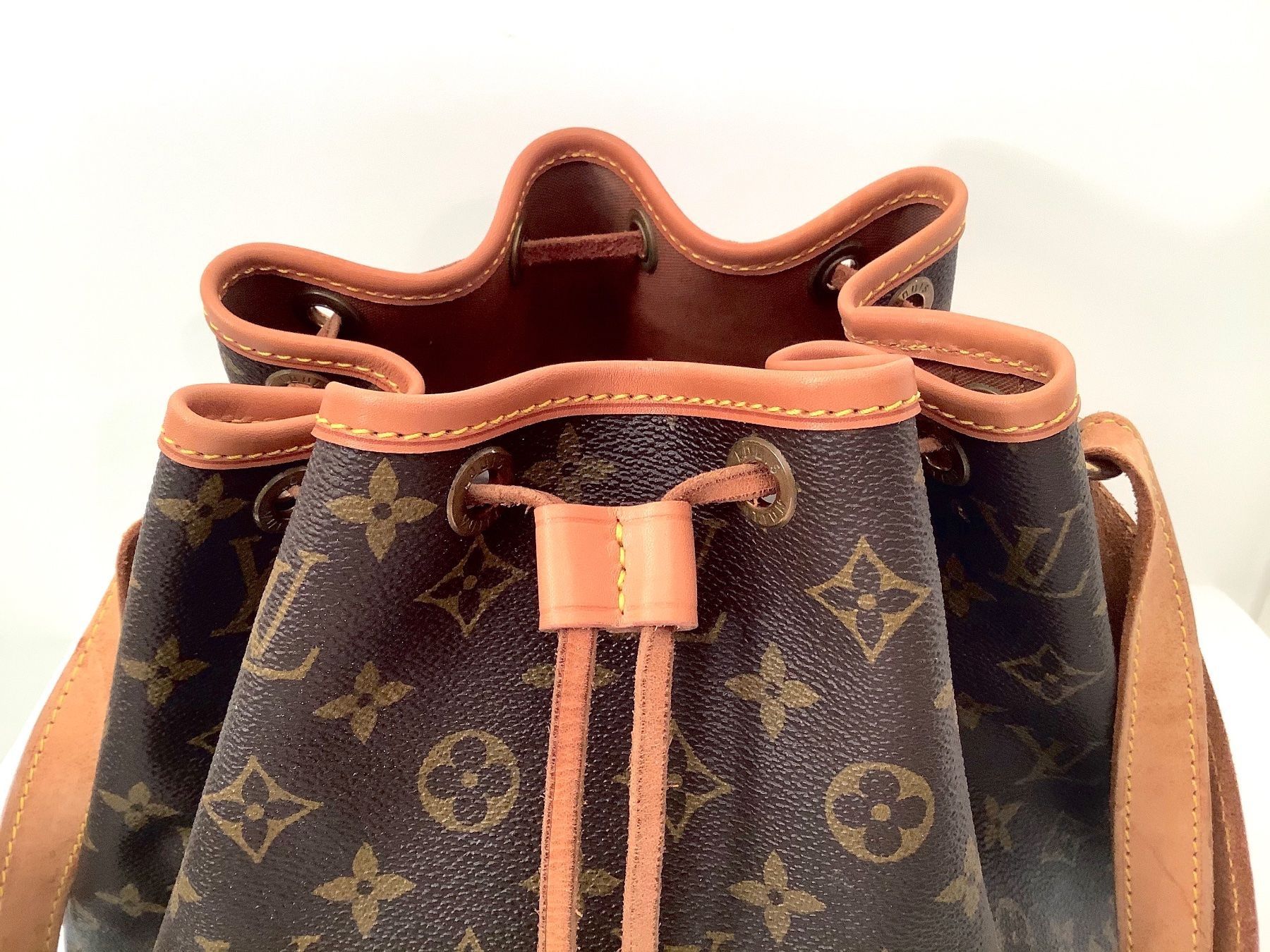 Louis Vuitton Borse da donna: Louis Vuitton Noe Petit Monogram Innen+Aussen Top – Usato da Küsnacht ZH venduto da Vuit-on 3