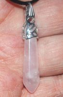 Halskette Y-609 – Säule – Rosa Quarz – Anhänger ca. 3,5 cm