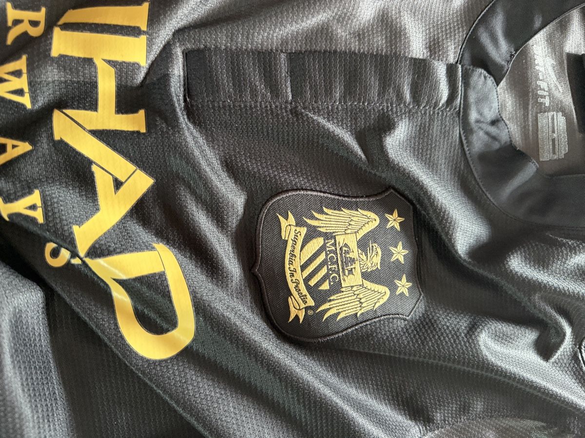 Nike Canottiere & Pantaloni: Original Manchester City 13/14 away – Usato da Aarberg venduto da marcoo237 1