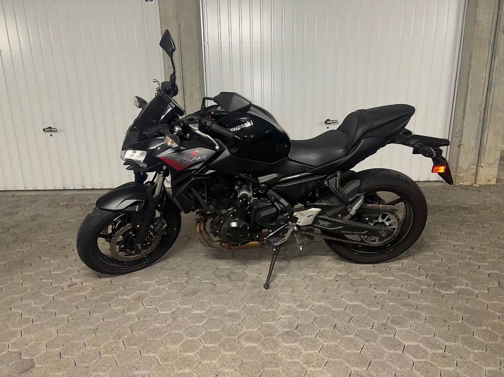 Kawasaki Strada: Kawasaki Z650 – Usato da Sursee venduto da lar_v77q