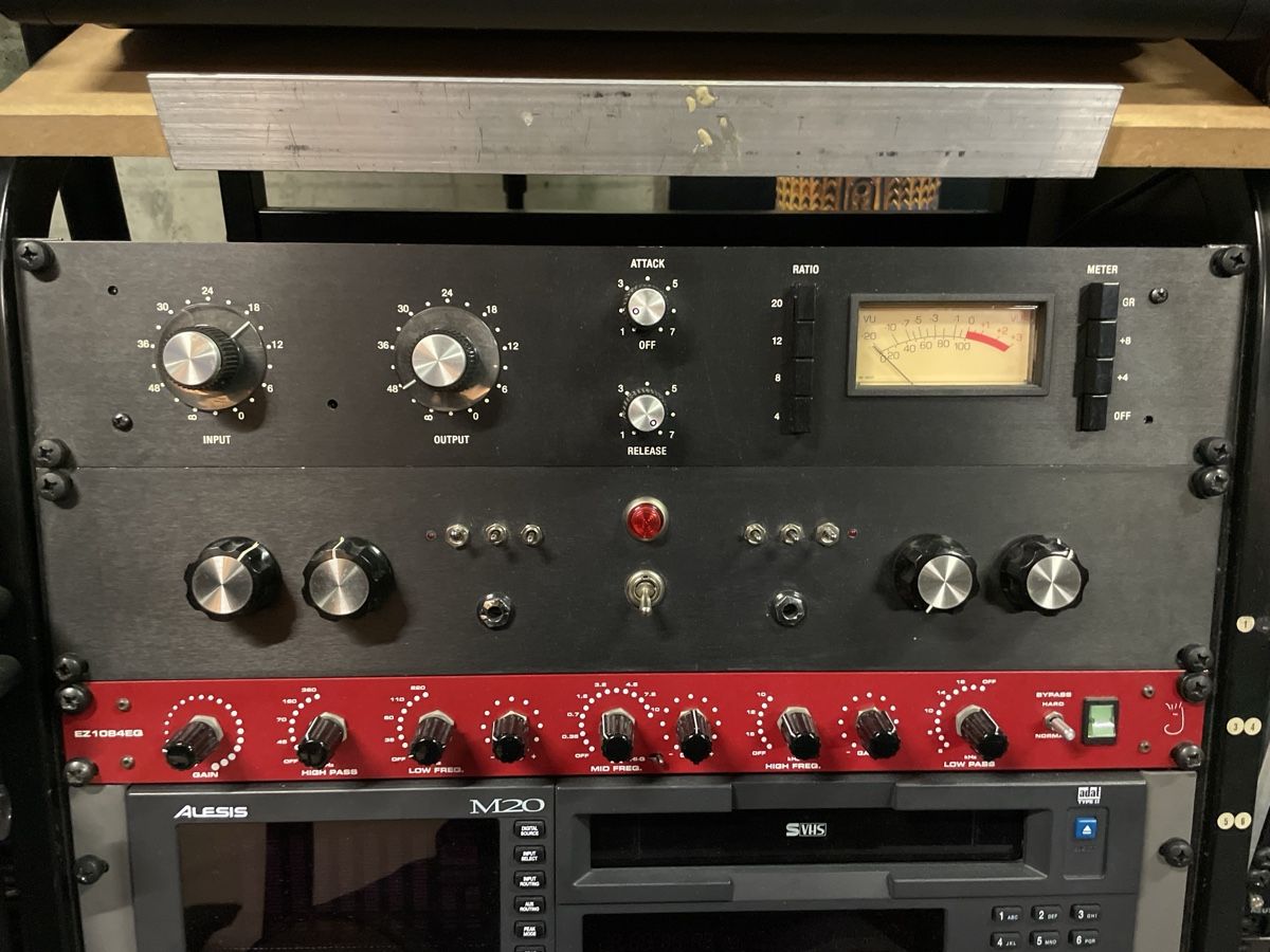 Strumenti musicali: 1176 Compressor - Hairball Kit – Usato da Tüscherz-Alfermée venduto da schneider_rl4