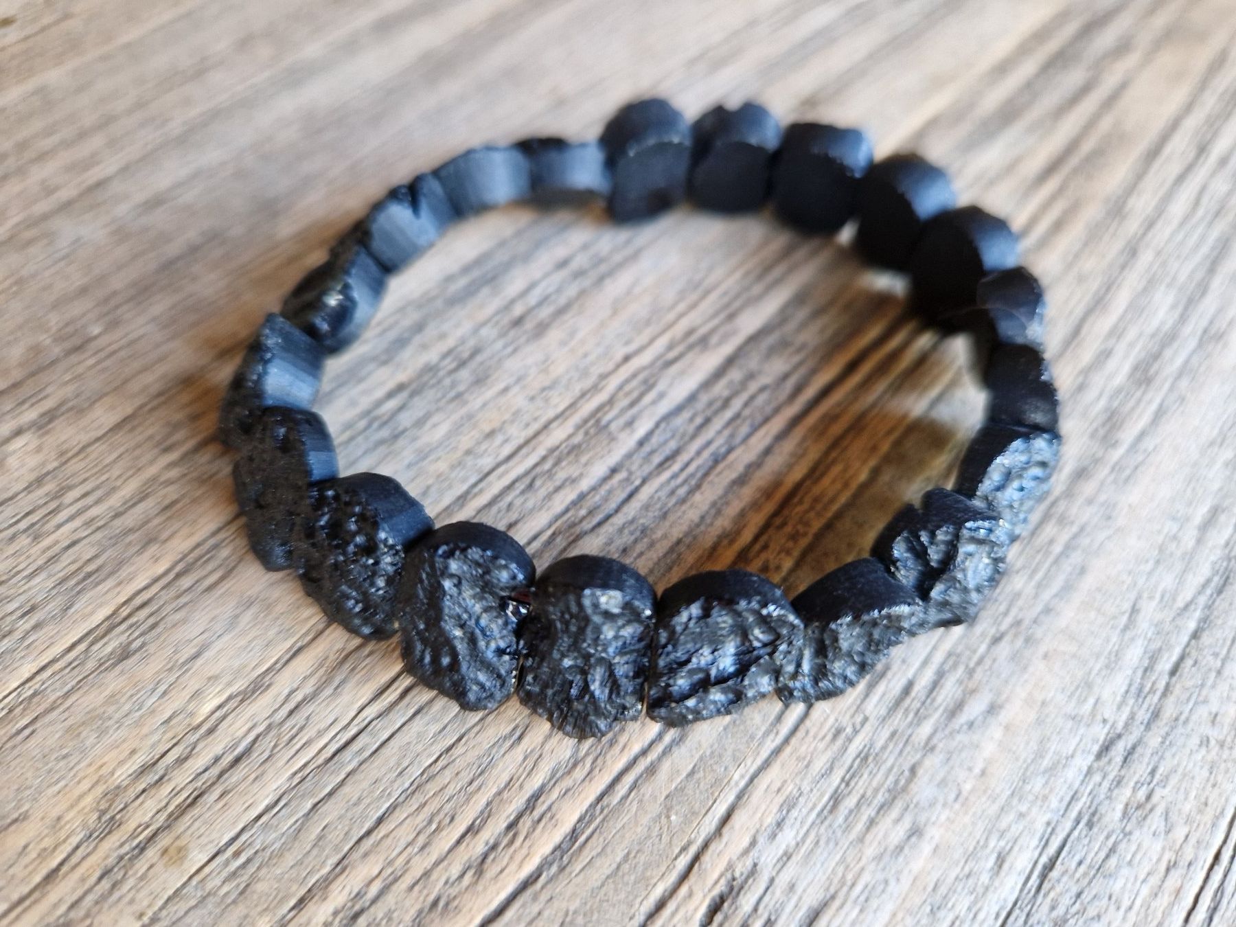 Armbänder & -reifen: Einzigartiges Armband aus Lava – Gebraucht aus Zuzgen von Soulvoice11