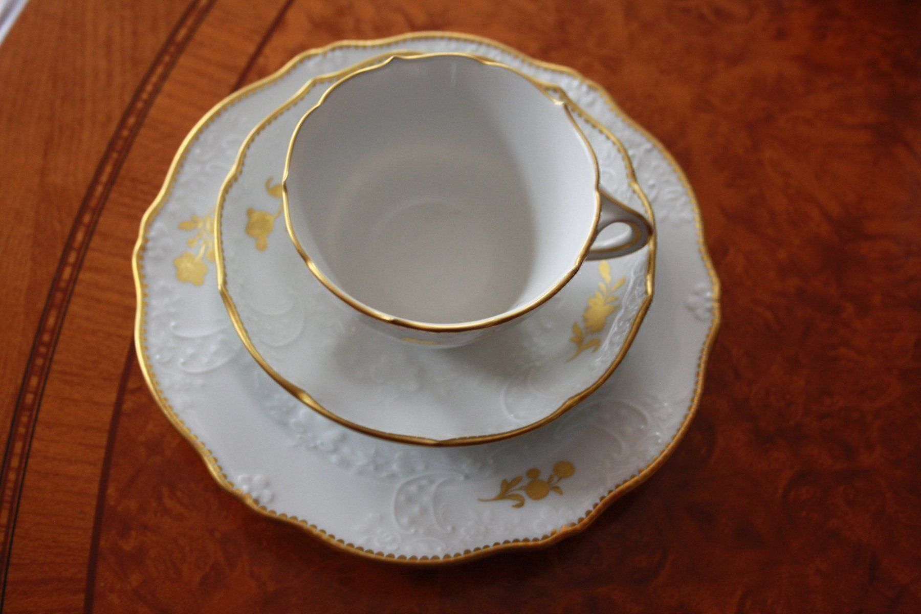 Set di piatti: Meissen Neumarseille Reliefform Prunk – Nuovo (secondo la descrizione) da Urtenen-Schönbühl venduto da Cbuyer 3