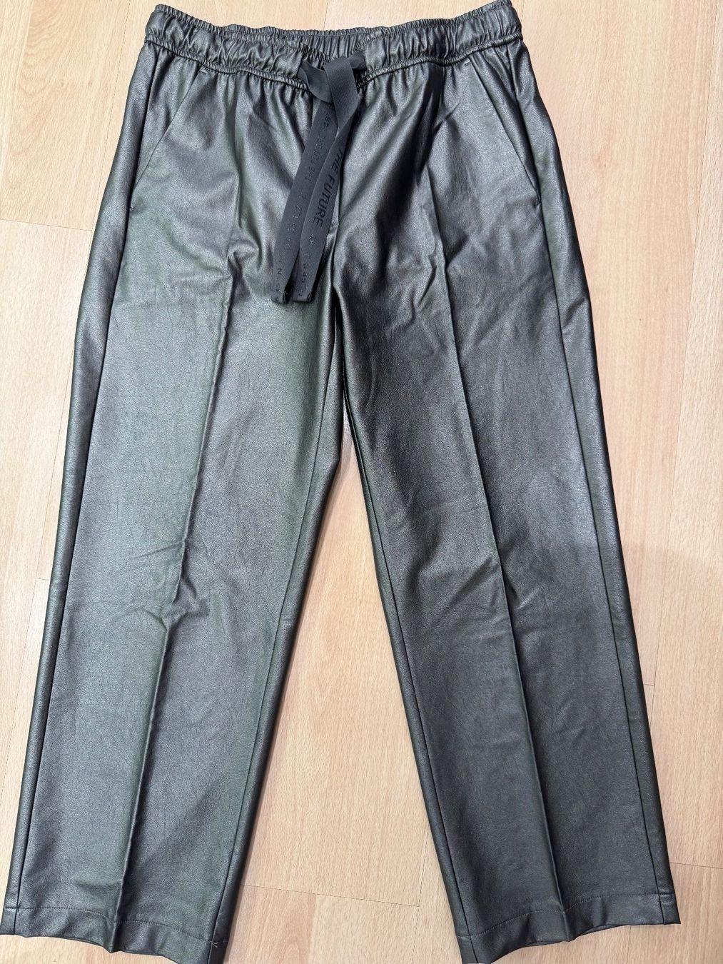 Cambio Pantaloni: Coole Kunstlederhose, Cambio, Gr. 36 – Nuovo (secondo la descrizione) da Oberrohrdorf venduto da maggys15