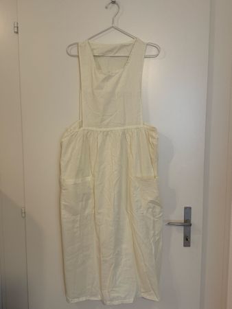 Cremefarbener Leinen-Kleid