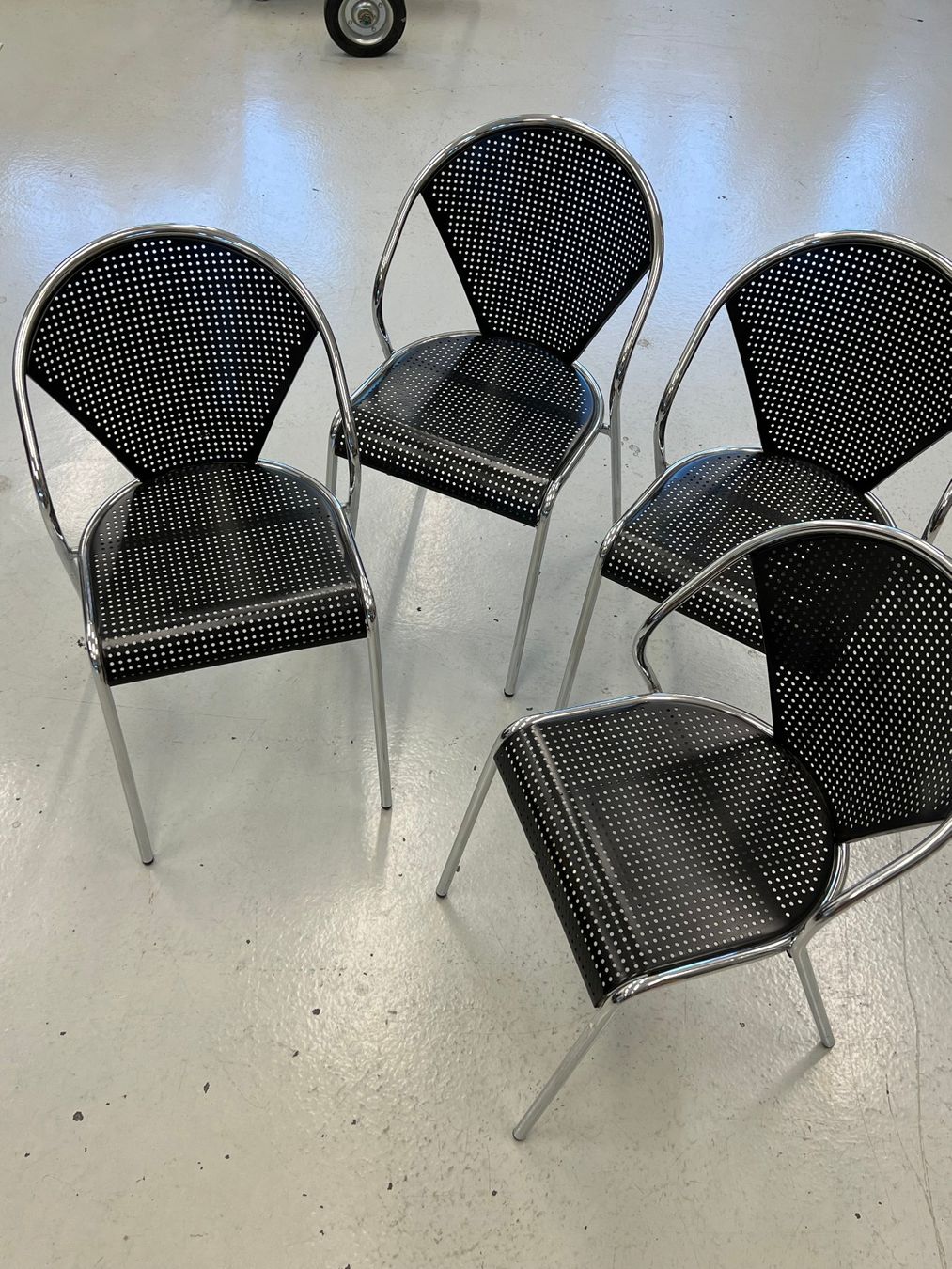 Sedie: Stühle aus Metall  Cooles Design – Usato da Bern venduto da tradestation 2