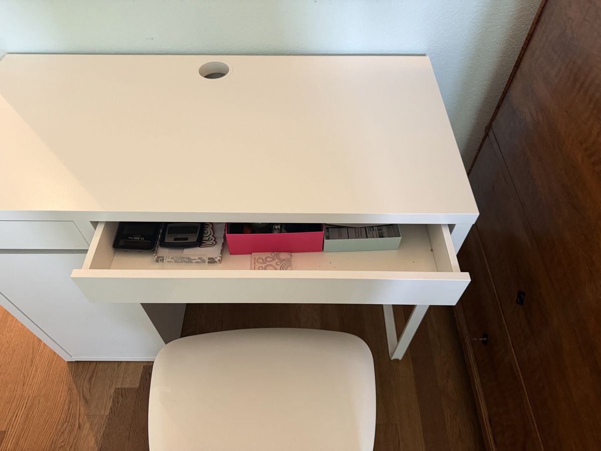 Ikea Scrivanie: Schreibtisch und Stuhl Ikea Micke – Usato da Zürich venduto da Vogtk 2