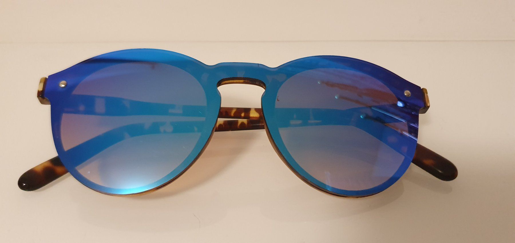 Occhiali & Lenti: Sonnenbrille blau braun stylisch – Usato da Stansstad venduto da InStyle8 1