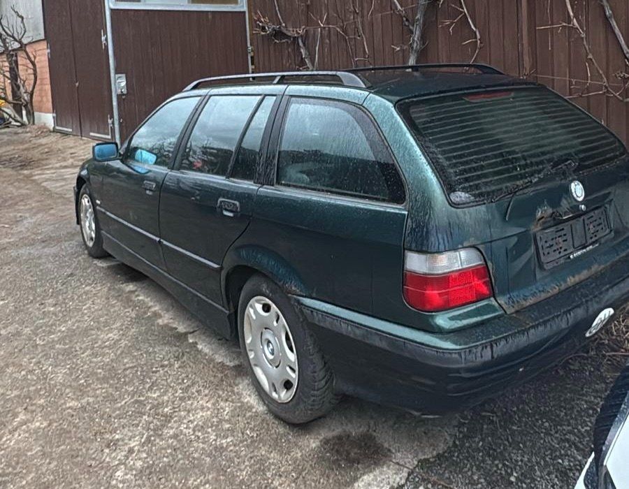 BMW Autos: BMW 320i e36  12.1998 JG. Ersatzteilspender – Défectueux à Jonen par BMWE369 1