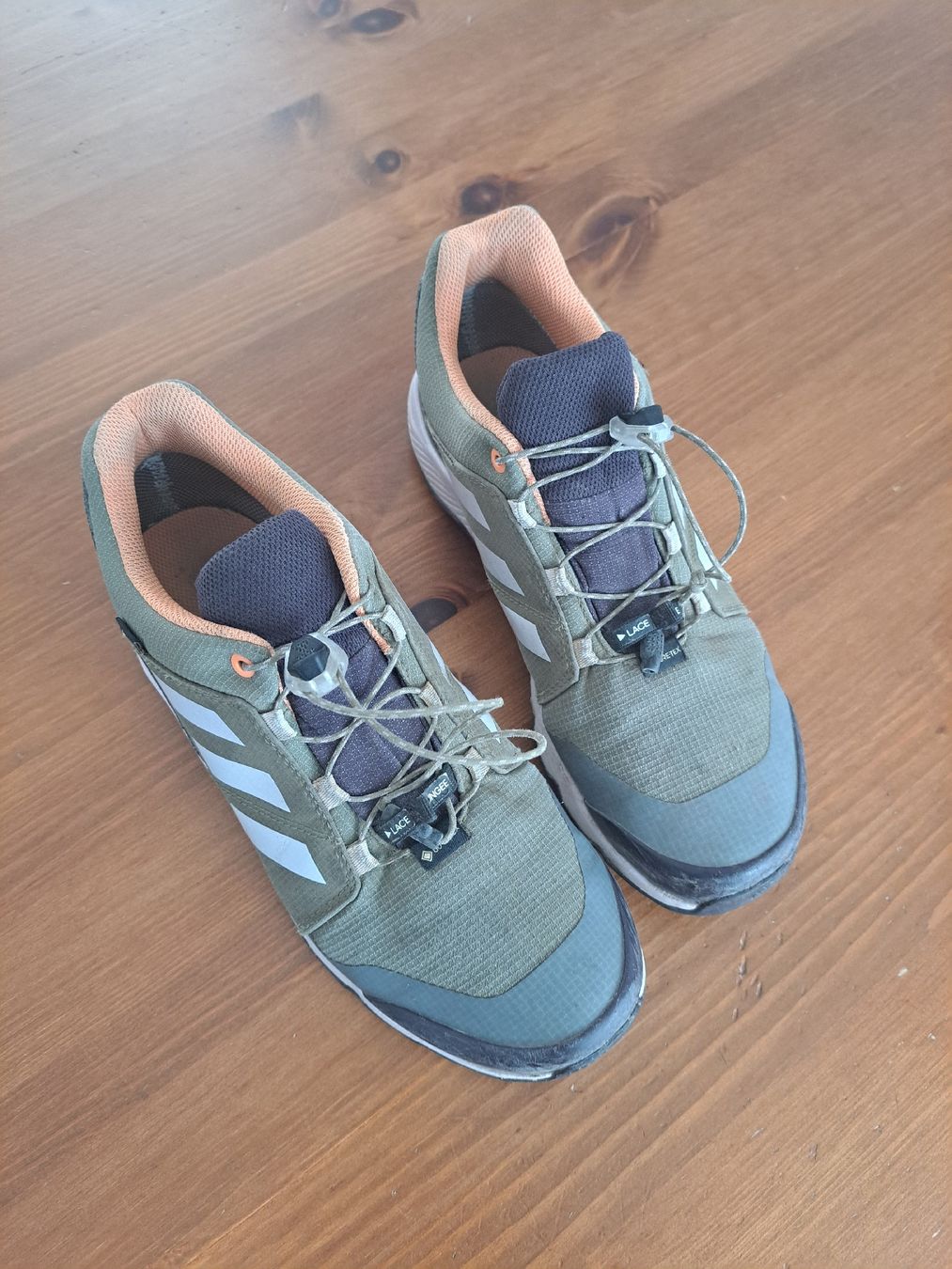 Damenschuhe: Adidas Terrex Trekking Schuhe – Gebraucht aus Grosshöchstetten von rosa.leo