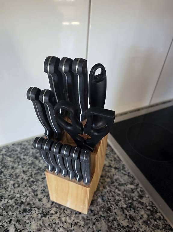 Messer: Messerblock Set 15-teilig mit Holzblock – Gebraucht aus Adliswil von alf_5srp