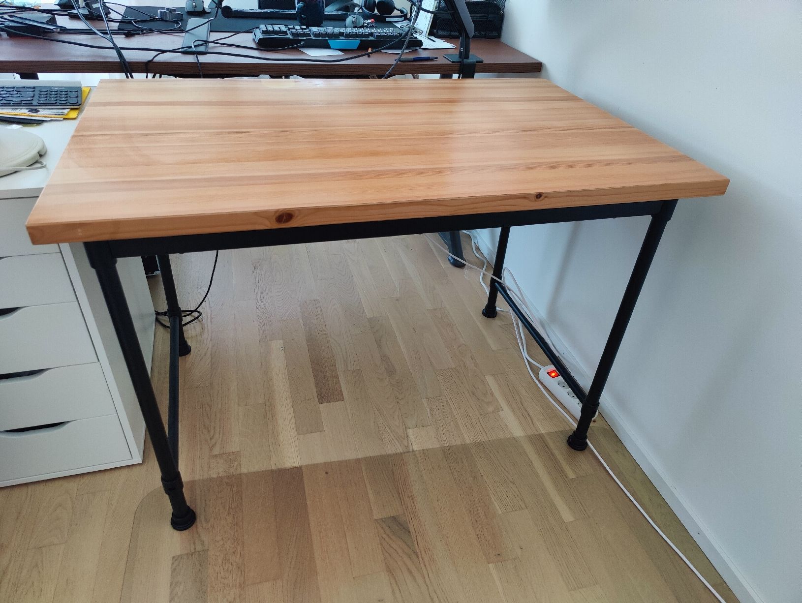 Ikea Schreibtische: Robuster Schreibtisch Industrial Style – Gebraucht aus Frauenfeld von jil_jgc6