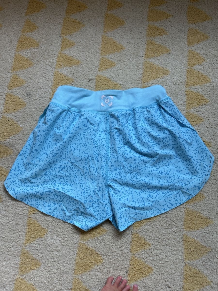 Lululemon Pantaloni: Lululemon Running Shorts Size 2 – Usato da Bad Ragaz venduto da vjmast 2