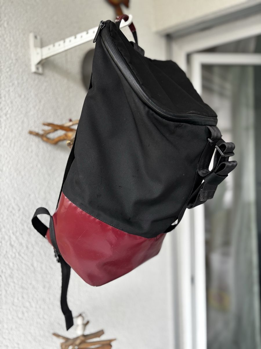 Freitag Zaini: FREITAG Rucksack CARTER Schwarz-Rot – Usato da Niederwangen b. Bern venduto da muidop 1