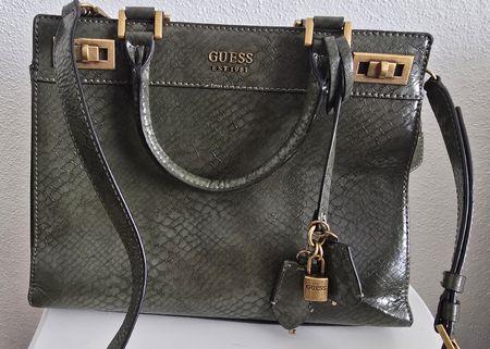 Handtasche Guess grün Schlangenmuster guter Zustand