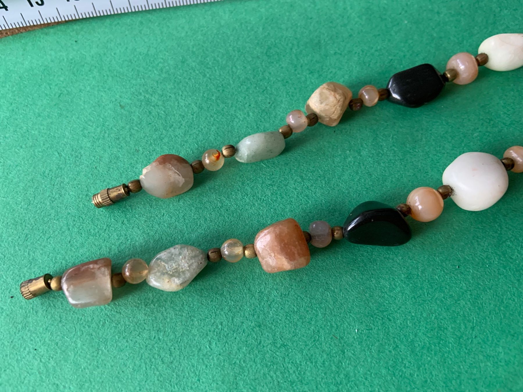 Ketten: Steinkette Erdton mit goldelementen (45 cm) – Gebraucht aus Dittingen von Bellevista 5