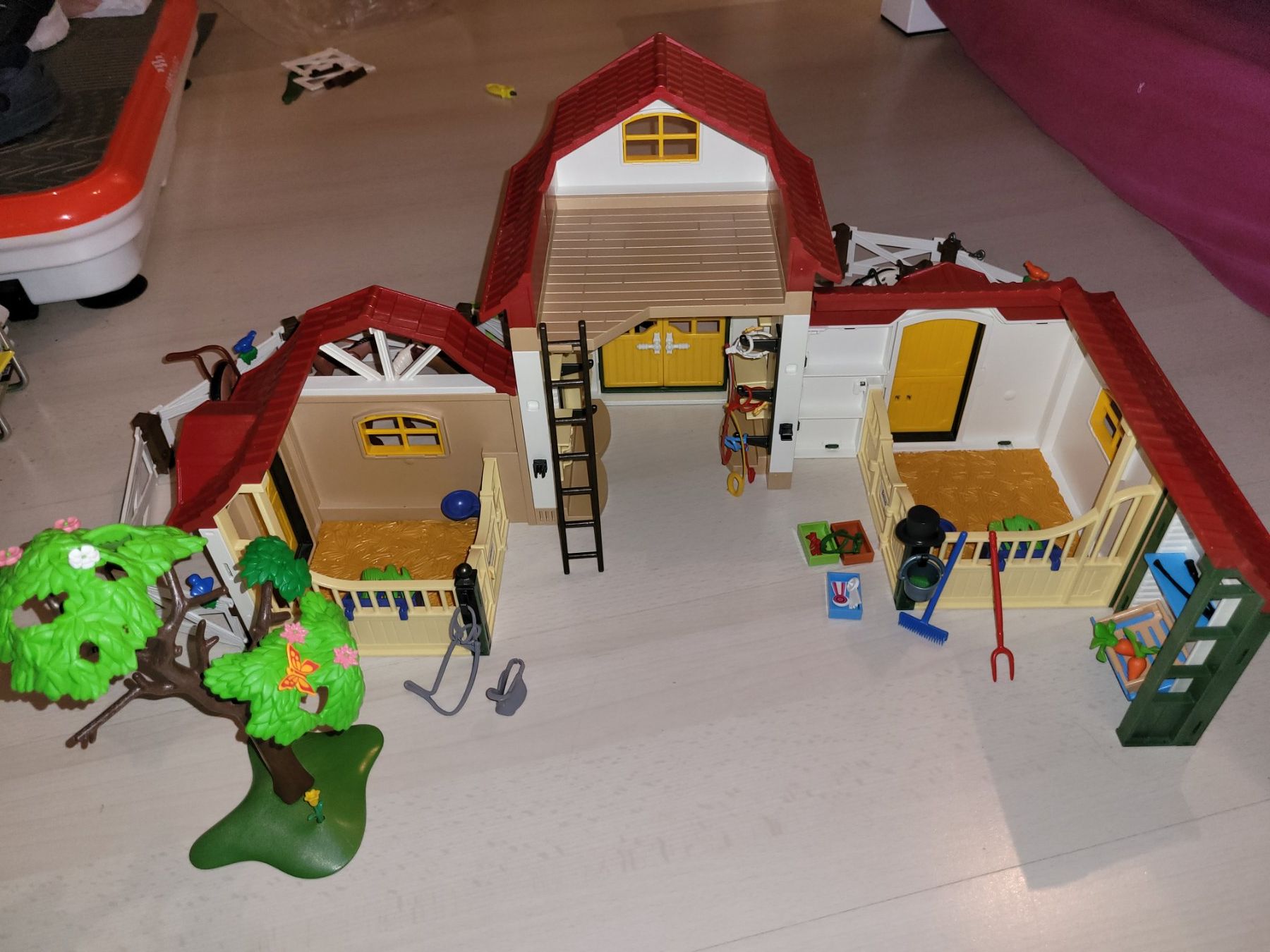 Playmobil Giocattoli: Playmobil grosser Reiterhof – Usato da Uster venduto da Gabi64 3