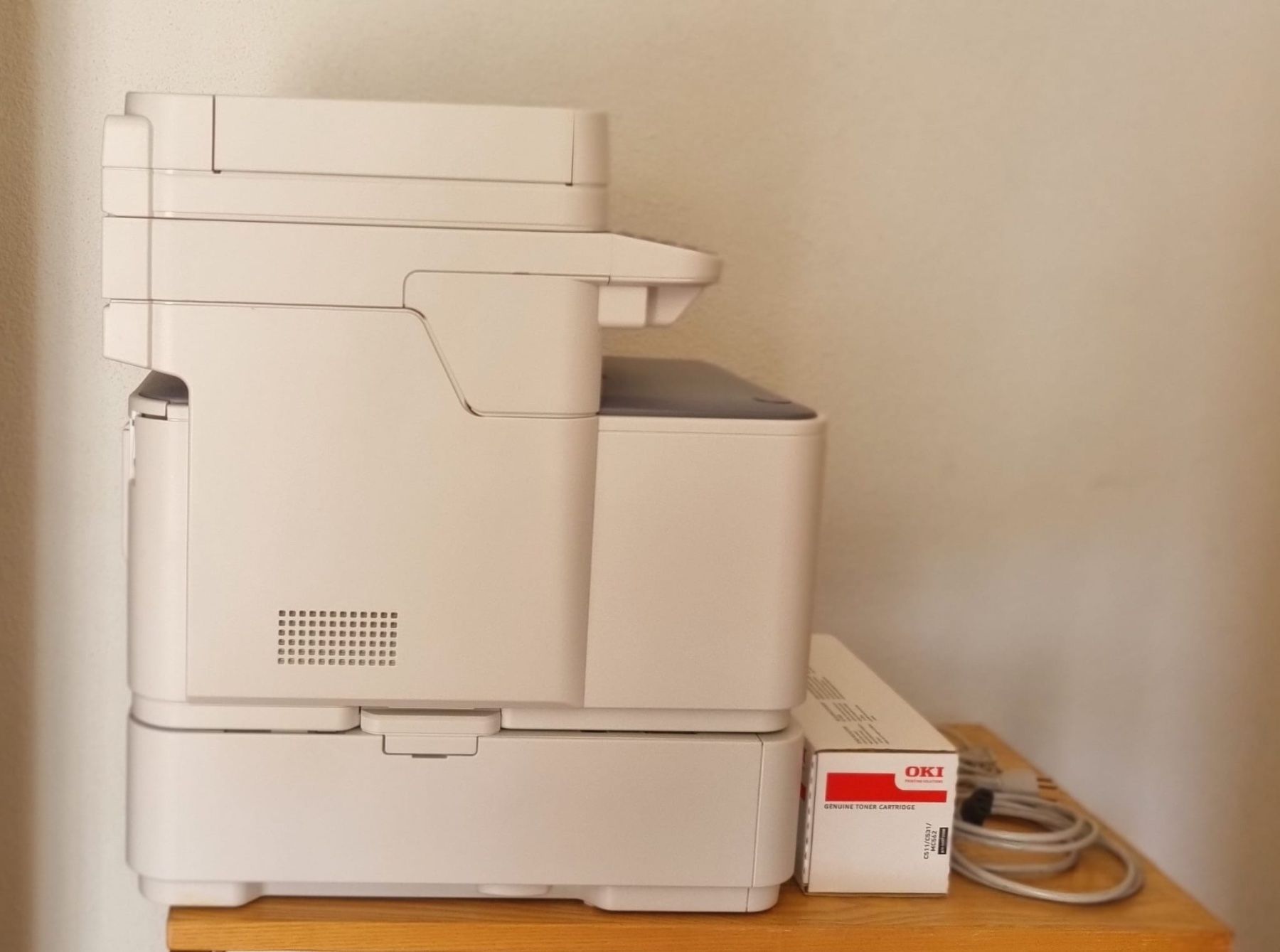 Oki Imprimantes: OKI MC562dn Multifunktionsdrucker + extra Papierkassette – D'occasion à Zürich par azahar11 1