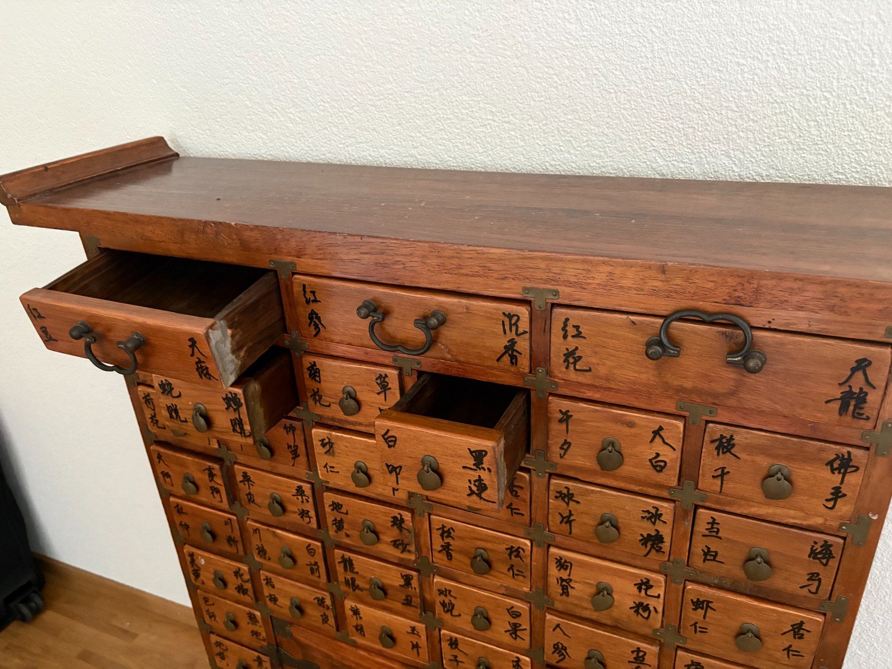 Armoires: Chinesischer Apothekerschrank – D'occasion à Oberbipp par Rjupiter 2