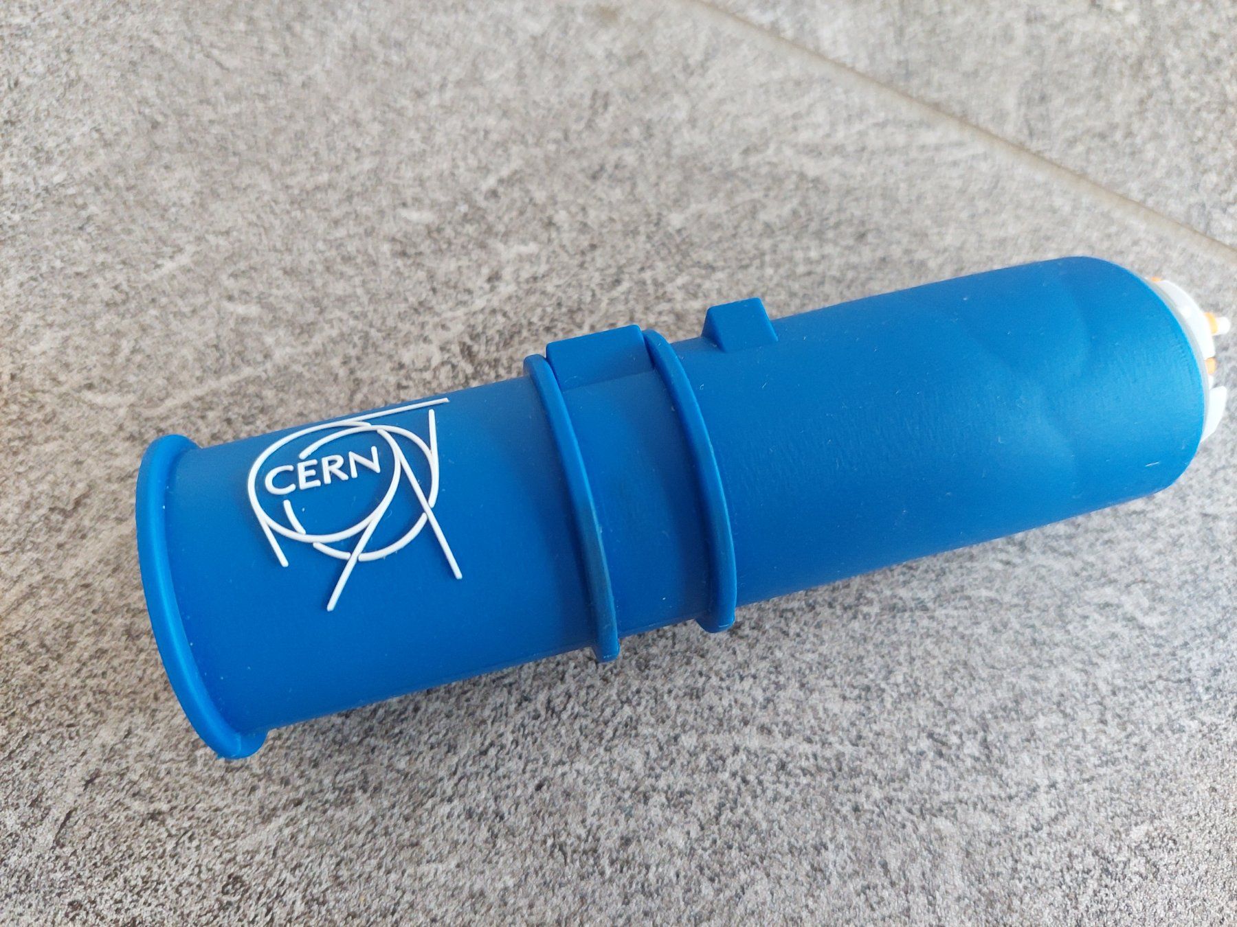 Accus: Powerbank von CERN – D'occasion à Wiesendangen par troawus