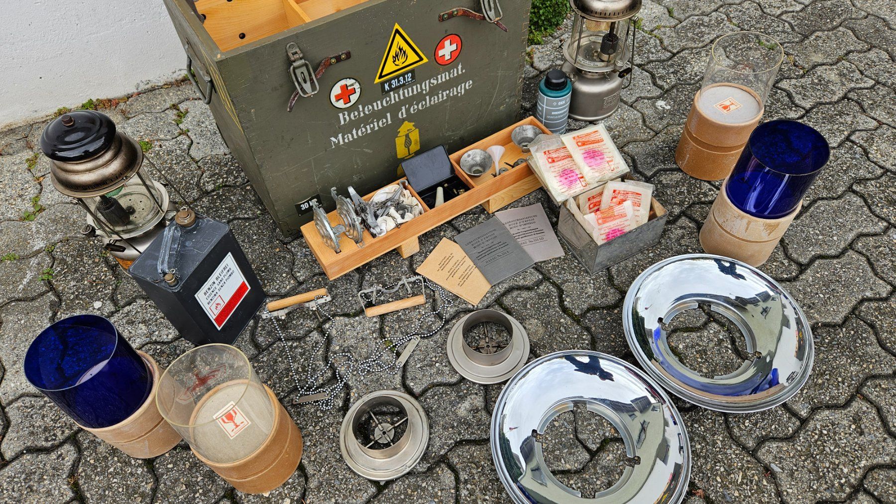 Schweizer Armee Lampade: Beleuchtungsset Schweizer Armee Top Zustand – Usato da Untervaz venduto da FullFlap777 2
