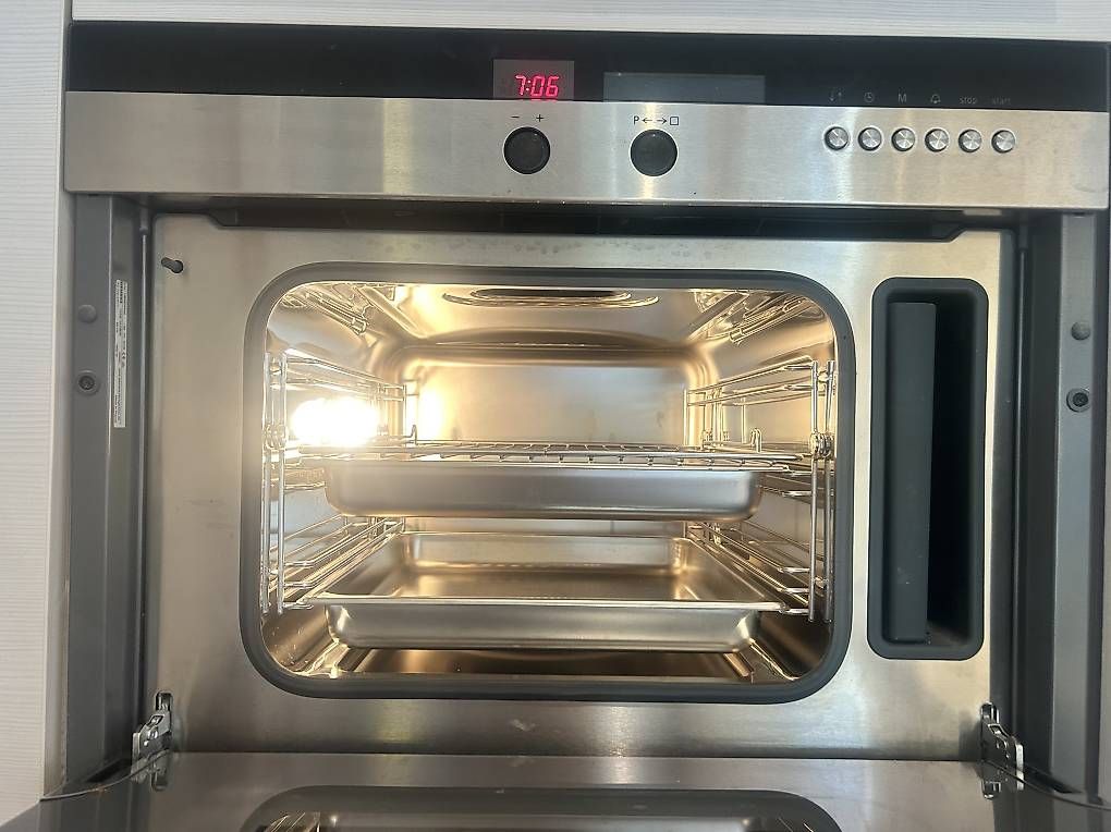 Siemens Appareils de cuisine: Backofen und Steamer von Siemens – D'occasion à Sutz par SteinerRico 2