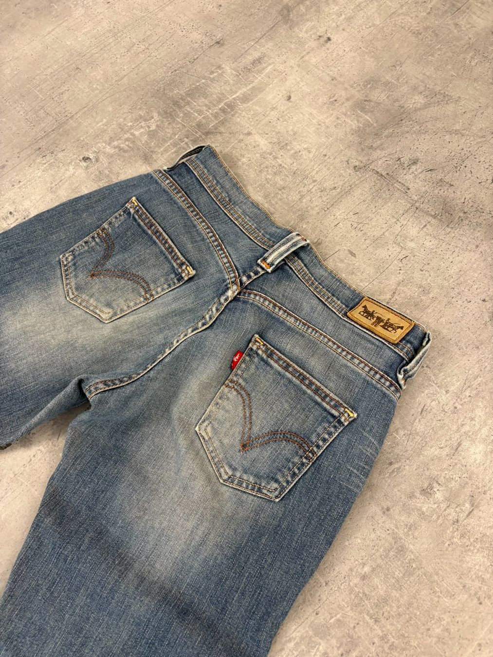 Levi's Jeans: Vintage Levis Bootcut Flared jeans (M) – Usato da Werdenberg venduto da hase.vintage 3