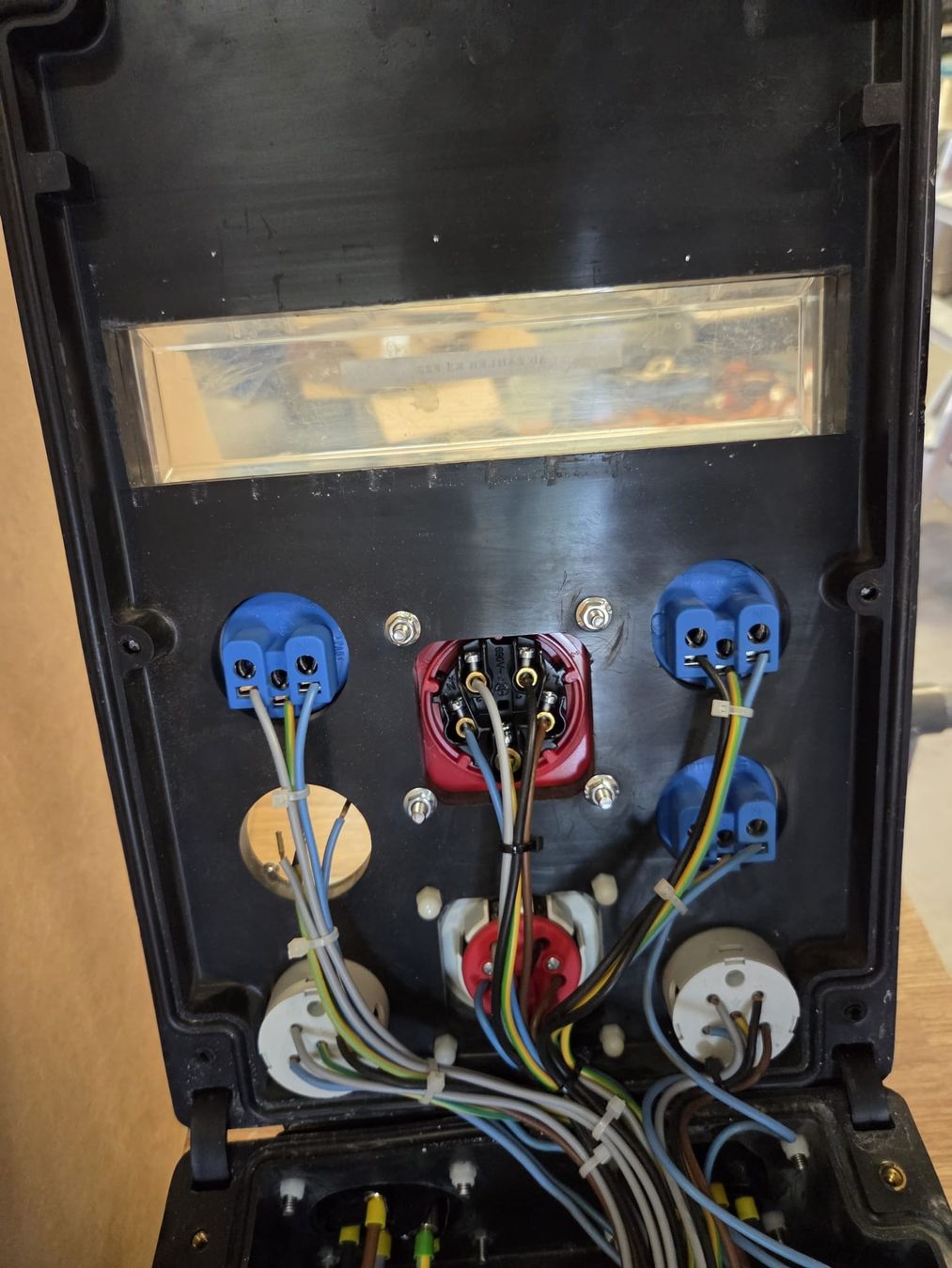 Elektrotechnik: Baustromverteiler 32A – Defekt aus Oberhasli von Cortina 3