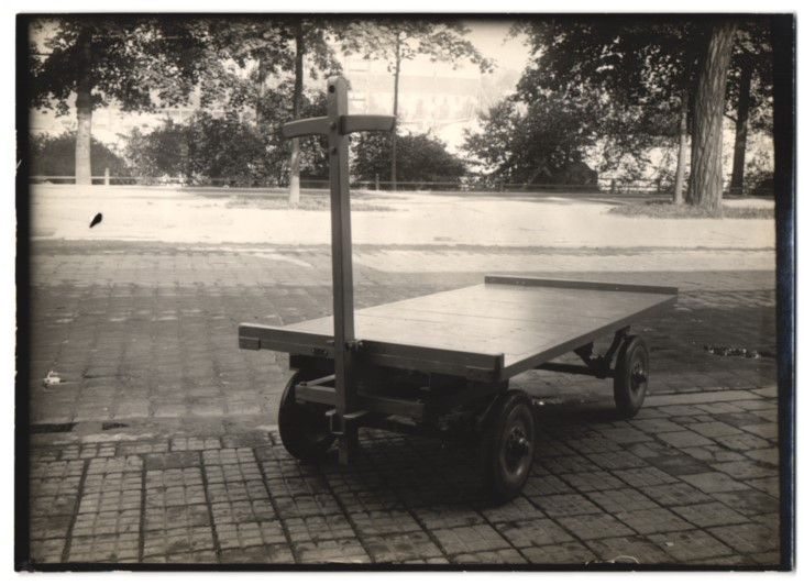 Fotografie &  Plakate: Fotografie Pritschenwagen / Bollerwagen, – Gebraucht aus Berlin von bartko-reher