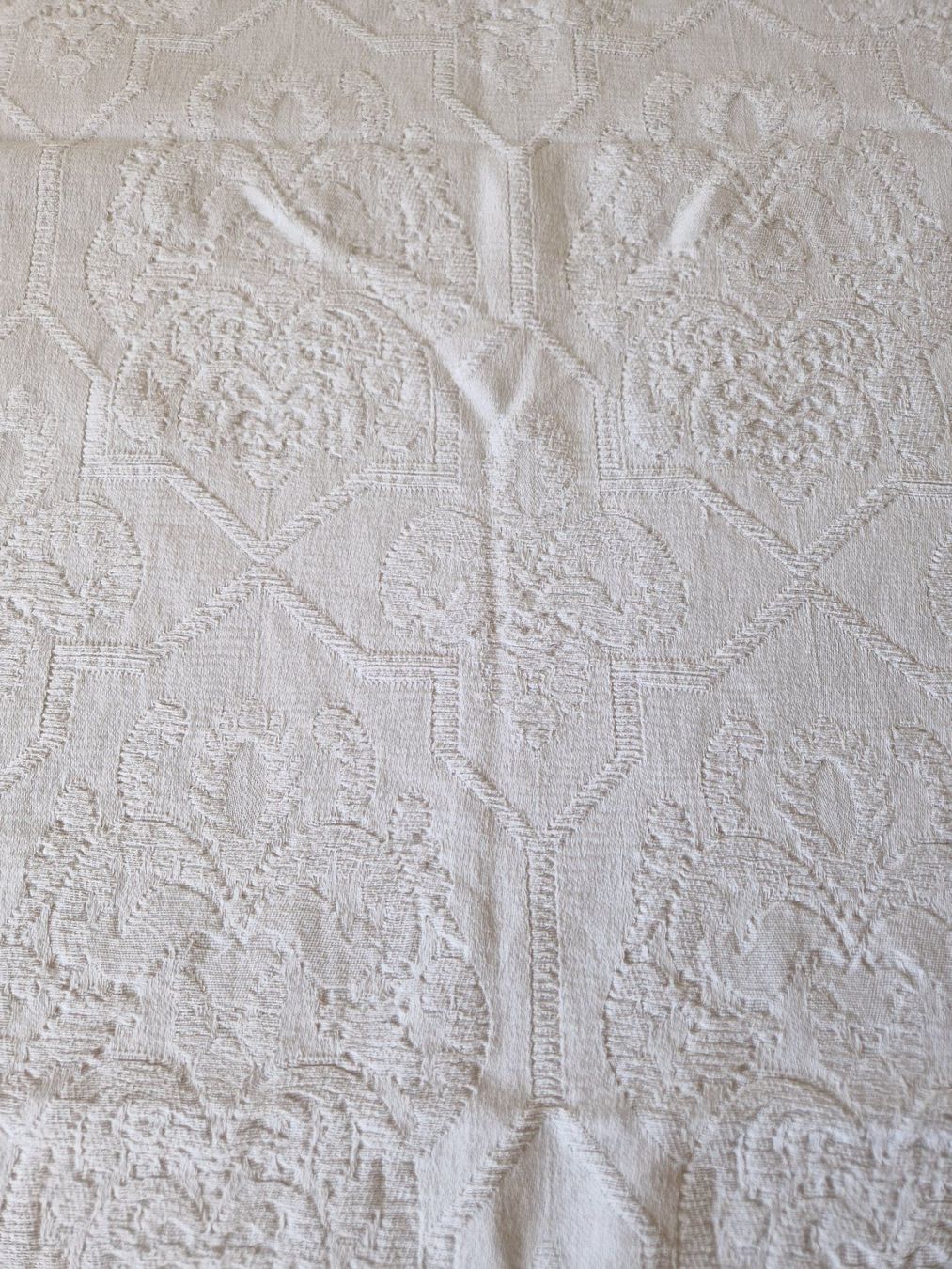 Altra biancheria da tavola: Weisse  Tischdecke mit Fransen 140x160cm – Usato da Bern venduto da Antikbatik 8