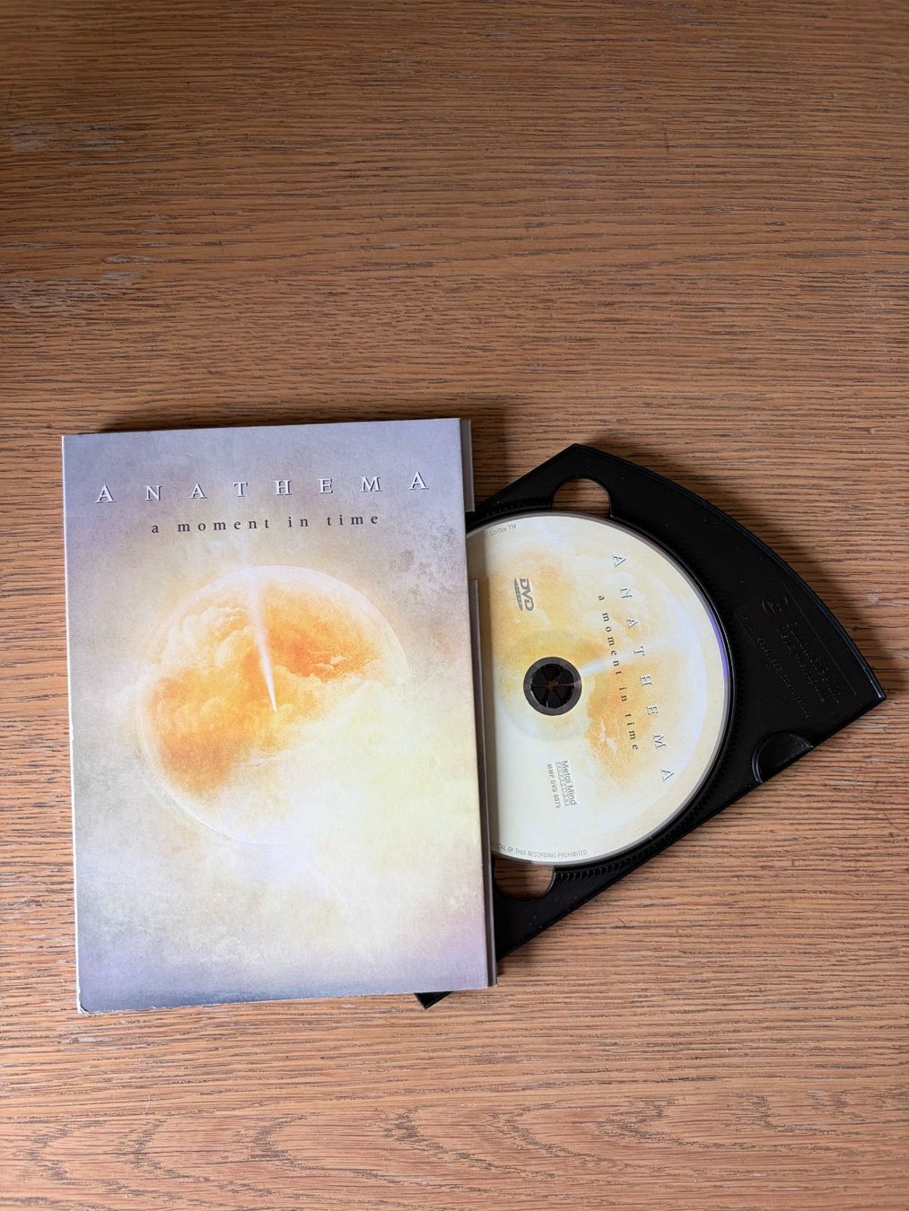 Tutti i DVDs: ANATHEMA " A MOMENT IN TIME" DVD + CD – Usato da Geneve venduto da tigre69
