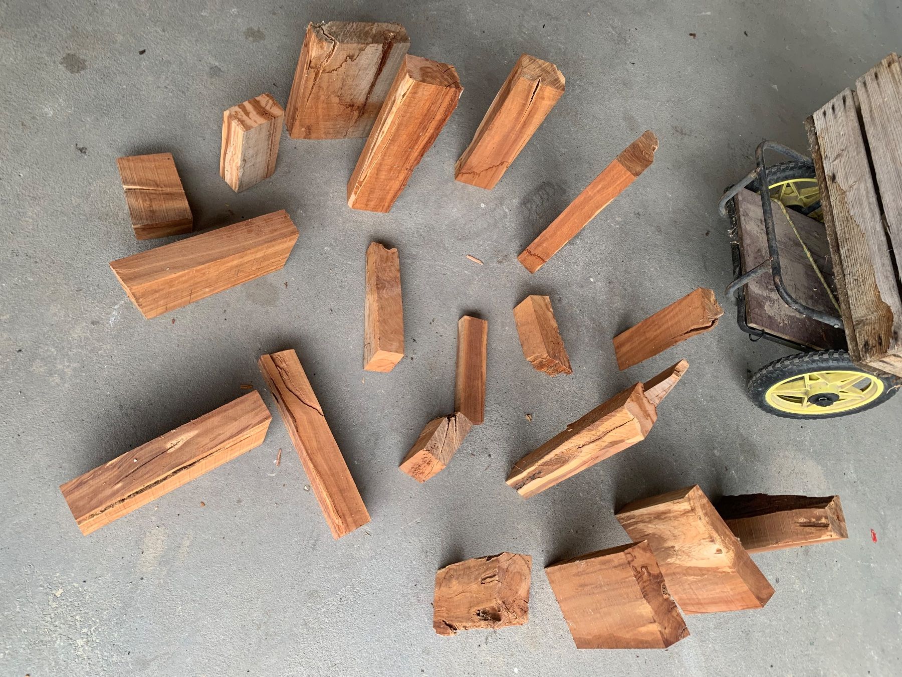 Articoli in legno: Zwetschenholz – Usato da Lustdorf venduto da Monokell 1