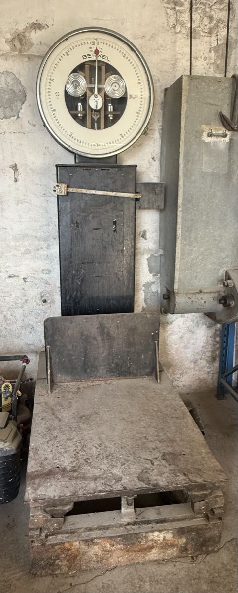 Berkel Bilance e pesi: Alte Berkel Waage mit grosser Plattform – Usato da Malters venduto da Aeni12