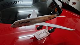Lufthansa Airbus A380 1/200 