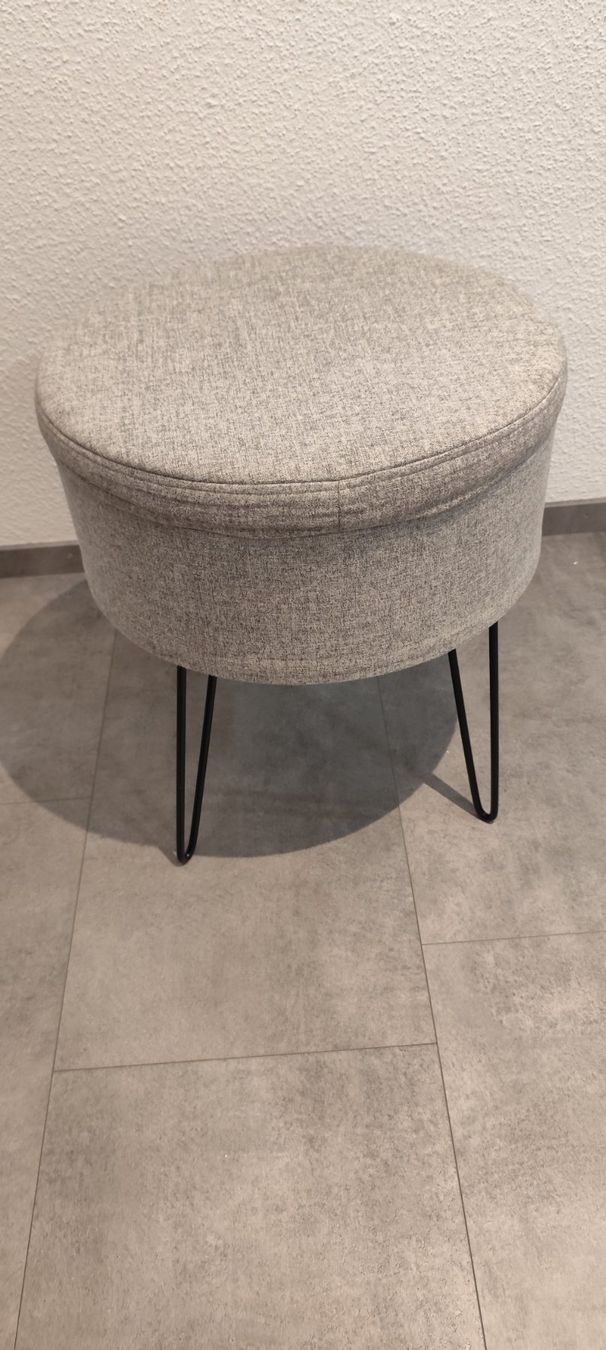 Hocker: Hocker mit Staufach – Gebraucht aus Zürich von Burnout3