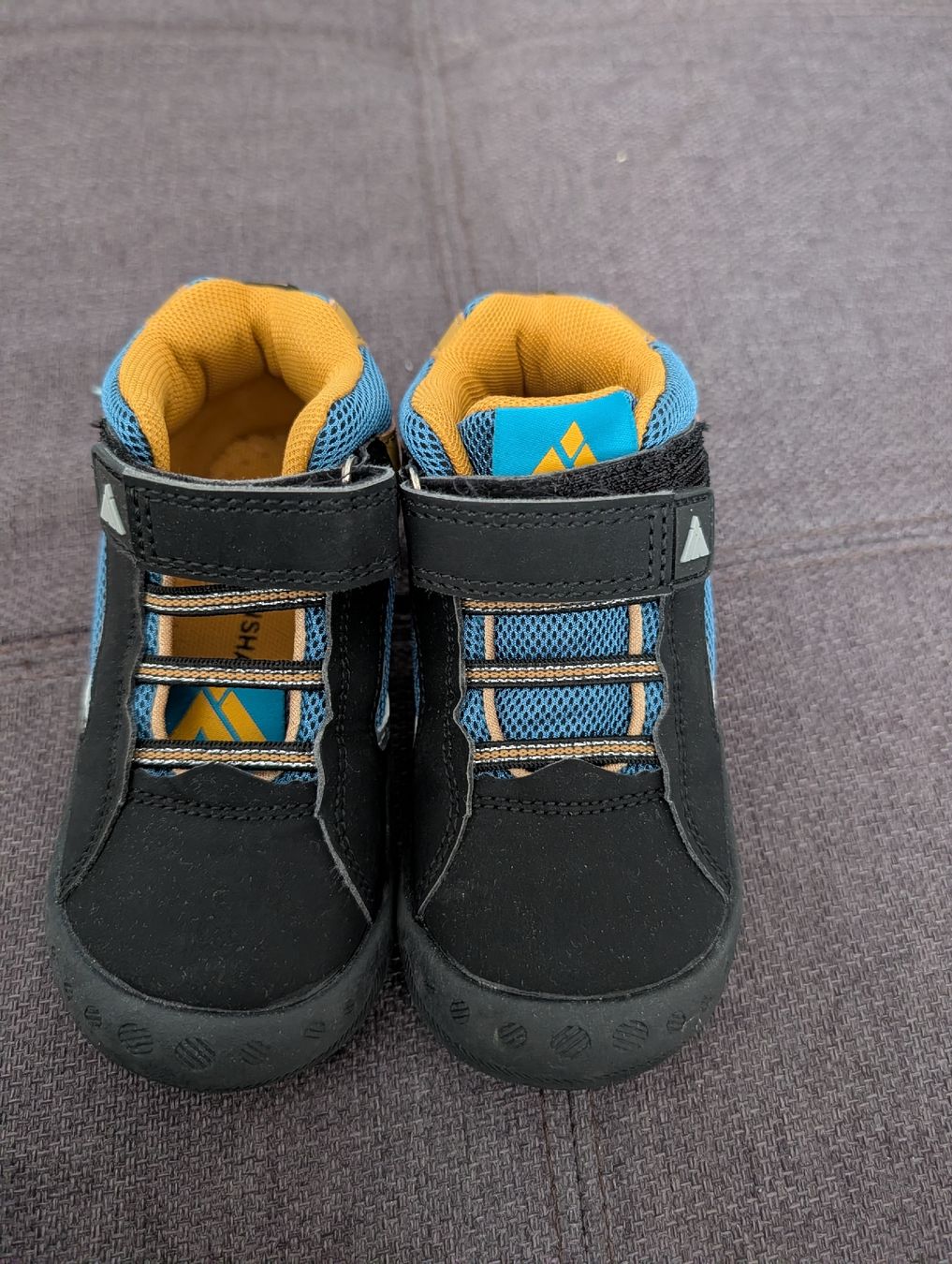 Scarpe per ragazzi: Kinder Barfuss Schuhe, Gr. 25 – Usato da St. Gallen venduto da tadi09