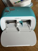 Cricut Joy Stanzmaschine mit Zubehör gebraucht