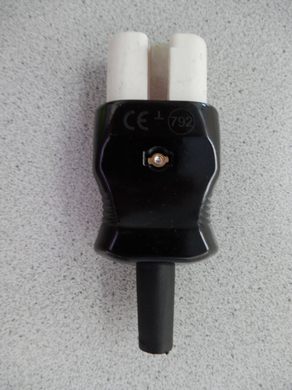 Spine: Keramik-Gerätestecker, 220 V – Nuovo (secondo la descrizione) da Burgdorf venduto da Liss 1