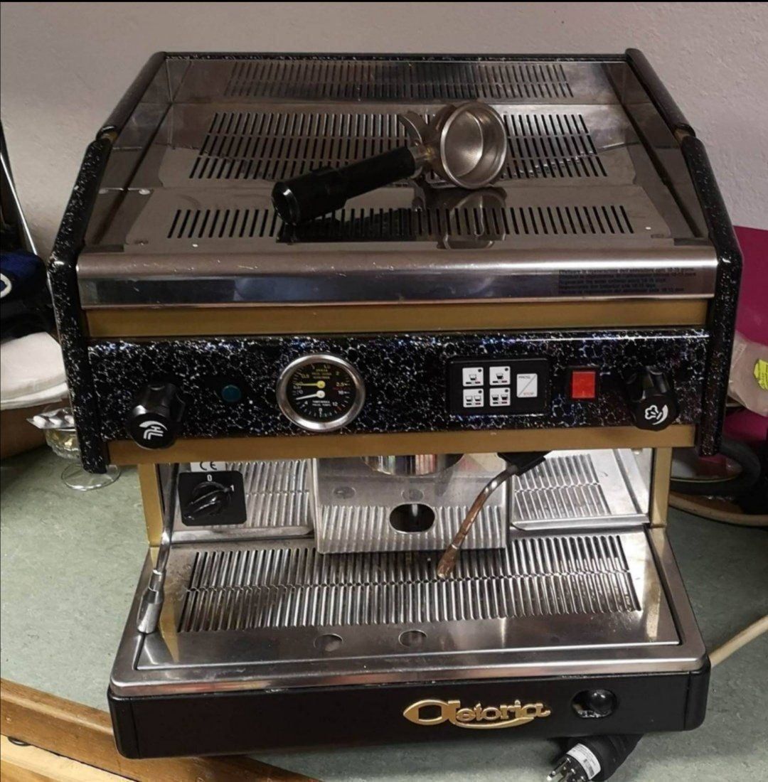 Machines à café & Machines à expresso: Machine a café professionnelle – D'occasion à La Chaux-de-Fonds par lolmaker1007 2