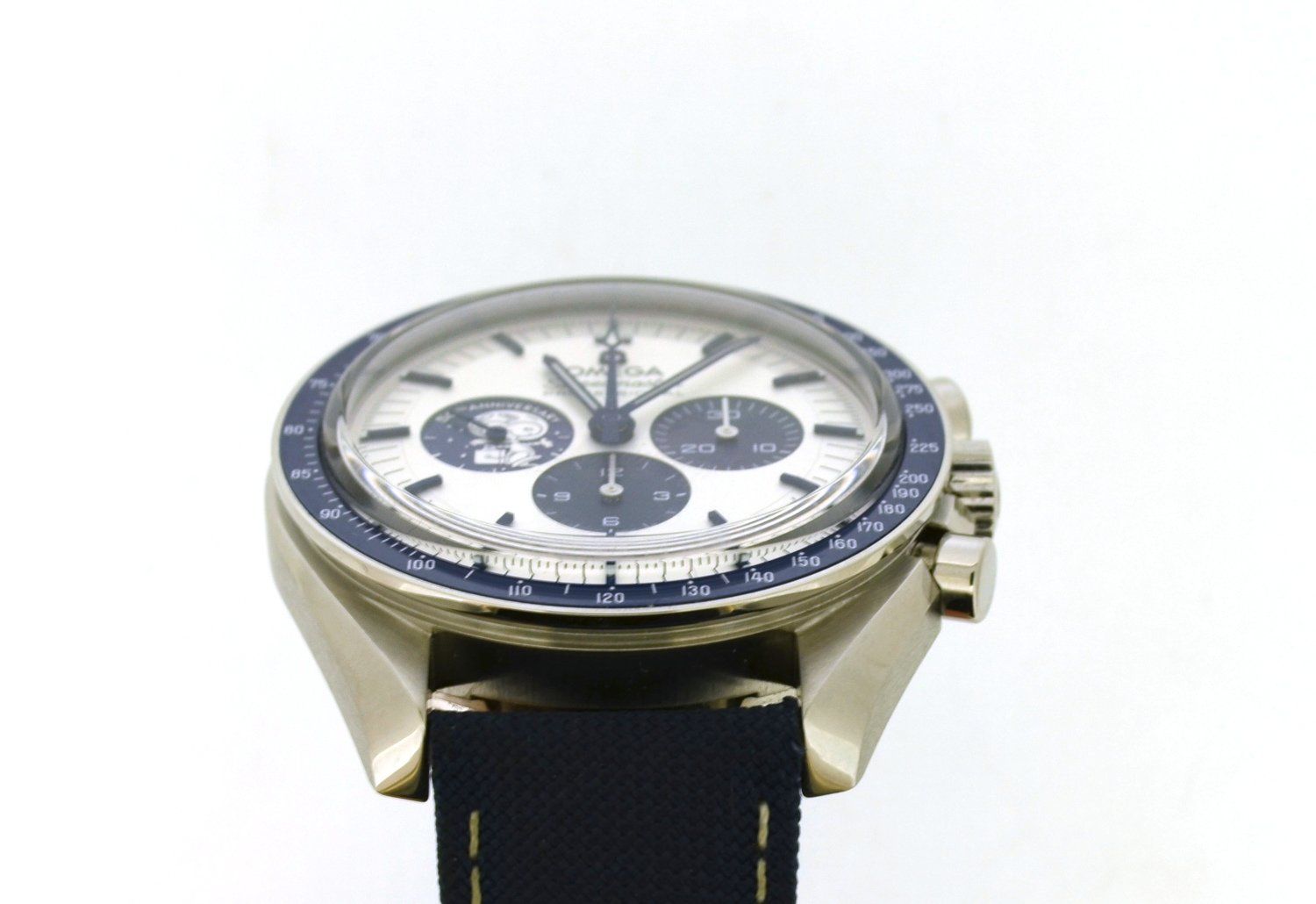 Omega Orologi: Omega Speedmaster Silver Snoopy Award 310.32.42.50.02.001 – Nuovo e nell'imballaggio originale da Lausanne venduto da TimeWorld 2