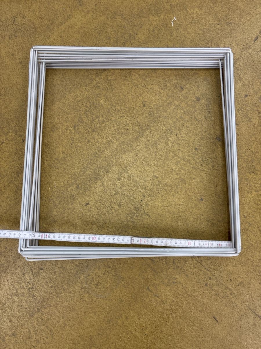 Supporti a parete: Metallquadrat 45x45cm – Usato da Erlen venduto da SaFehr 1