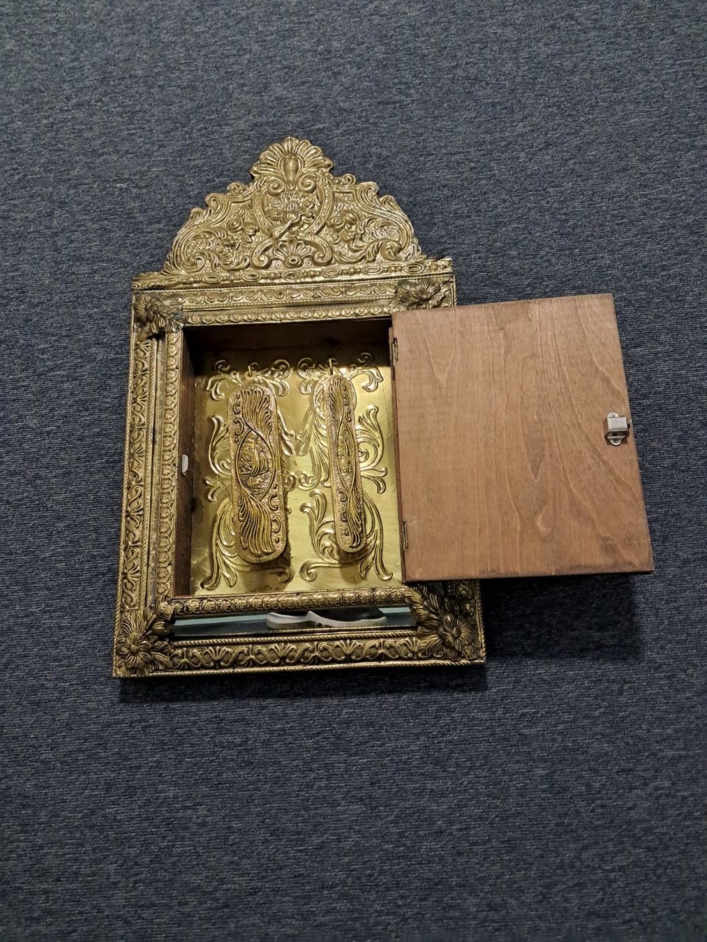 Porte manteau: Vintage Spiegelschrank – D'occasion à Fällanden par nassoss 1