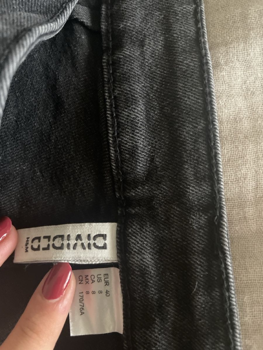 H&M Jeans: Jean H&M en taille 38 – Nuovo (secondo la descrizione) da Genève venduto da lea_b6vp 1