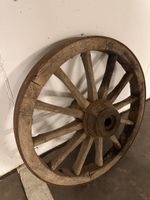 Altes Holzrad / Wagenrad
