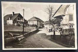 Hermrigen (Seeland) ländliche Riegelhäuser. Fotokarte 1933