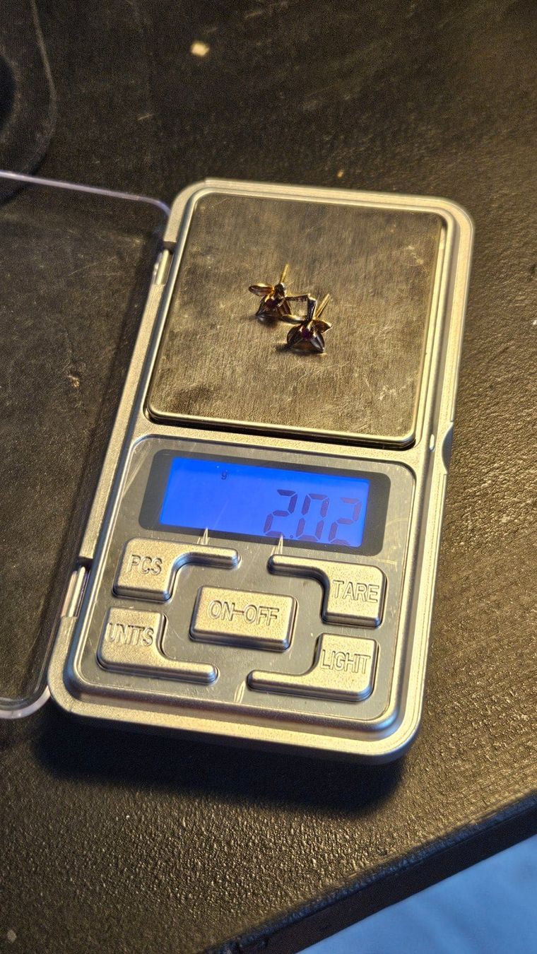 Orecchini pendenti & Orecchini a lobo: Ohrstecker 750er mit Rubinen – Usato da Belp venduto da Ginus85 2