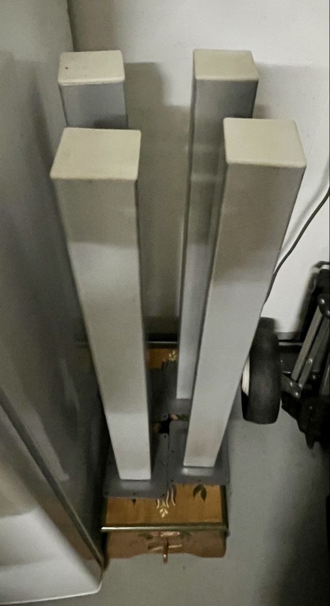 Altri mobili: 4er Set Tischbeine , Metall, Silber-grau – Usato da Rothrist venduto da Digibobi 3