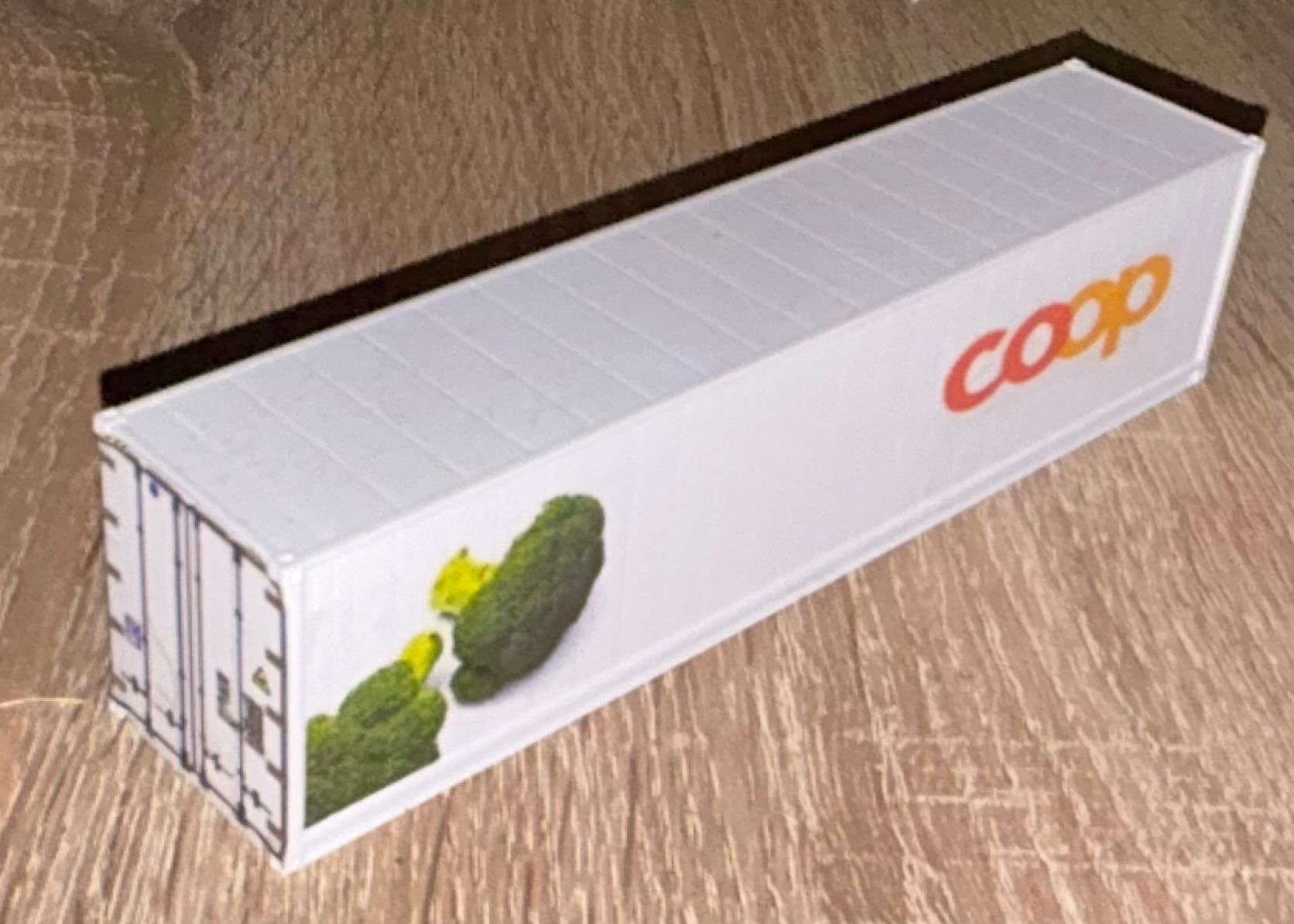 Roco Modellini di ferrovie: 1:87 Coop Kühlcontainer 45ft Broccoli – Nuovo e nell'imballaggio originale da Belp venduto da AEMA-Modellbau