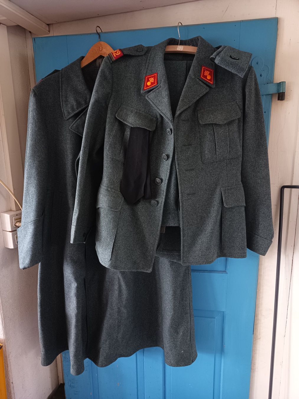 Schweizer Armee Uniformi: Schweizer Militär Militäruniform Uniform – Usato da Oberegg venduto da A-Z.Handel.Loehrer
